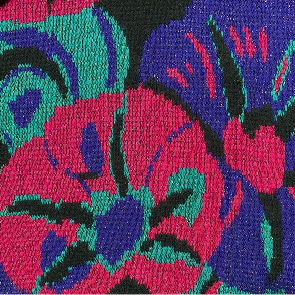 Vintage 1990s Distinctly Different Floral Sweater - Picture 6 of 7